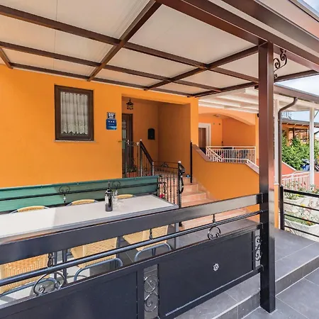 Three-bedroom In Bonaci
